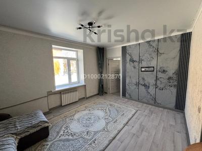 Пәтерлер в Восточно-Казахстанской обл.: 3-бөлмелі пәтер · 63 м² · 1/2 қабат, Свердлова 15, бағасы: 10.2 млн 〒 3-бөлмелі пәтер · 63 м² · 1/2 қабат, Свердлова 15, бағасы: 10.2 млн 〒 в Риддере