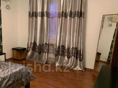 Отдельный дом · 4 комнаты · 350 м², Темирханова — Шагала за 450 000 〒 в Атырау