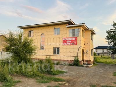 Отдельный дом · 5 комнат · 195 м² · 10 сот., Пр. Тлендиева 100/4 за 49 млн ₸ в Астане, Сарыарка р-н