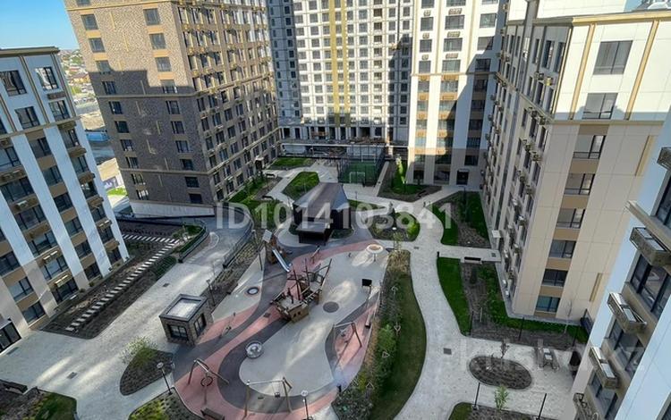 3-комнатная квартира · 97.75 м² · 9/14 этаж, Жарбосынова 69 за 800 000 ₸ в Атырау — фото 2