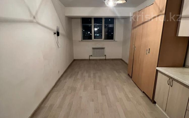 1-бөлмелі пәтер · 27 м² · 1/10 қабат, Шұғыла ш/а., Жунисова, бағасы: 17.9 млн ₸ в Алматы, Наурызбайский р-н — фото 2