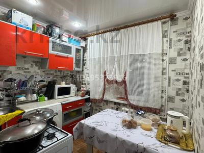 4-бөлмелі пәтер · 57.9 м² · 3/5 қабат, Майкудук, 16й микрорайон 20 — 76 школа, бағасы: 16 млн 〒 в Караганде, Алихана Бокейханова р-н