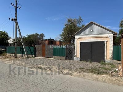 Отдельный дом · 2 комнаты · 51 м² · 6 сот., МусаБаймуханова 8 — Старый Паром за 22 млн 〒 в Атырау, мкр Привокзальный-1