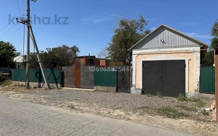 Отдельный дом · 2 комнаты · 51 м² · 6 сот., МусаБаймуханова 8 — Старый Паром за 22 млн 〒 в Атырау, мкр Привокзальный-1 — фото 2