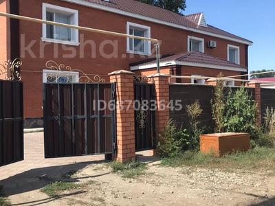 Продажа домов и дачи в Актюбинской обл.: Отдельный дом • 7 комнат • 400 м² • 18 сот., Салык Бабажанова — Сатпаева за 55 млн 〒 Отдельный дом • 7 комнат • 400 м² • 18 сот., Салык Бабажанова — Сатпаева за 55 млн 〒 в Актобе, жилой массив Жилянка