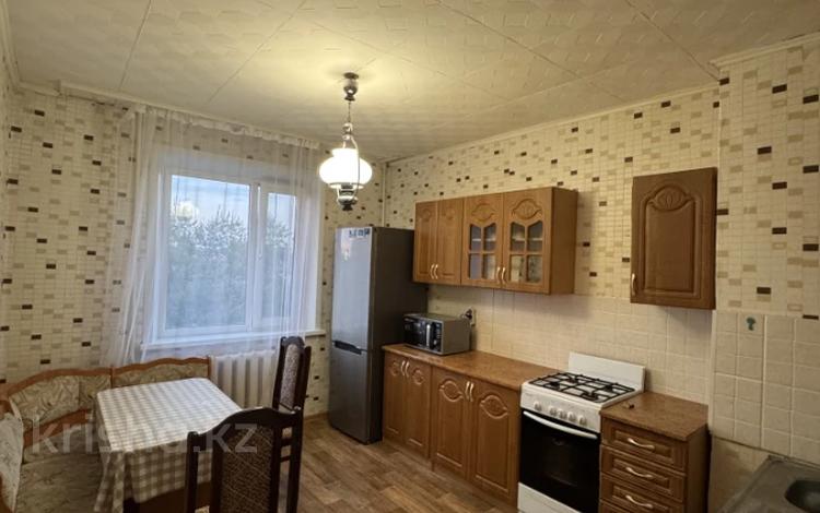 3-бөлмелі пәтер · 65 м² · 4/5 қабат, Юрия Гагарина 18, бағасы: 24 млн ₸ в Костанае — фото 2