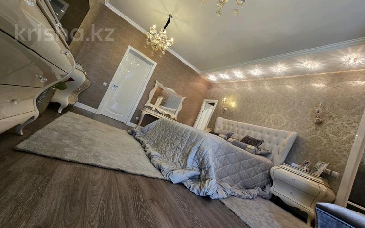 4-бөлмелі пәтер · 180 м² · 17/21 қабат, Аль-Фараби 21 — Желтоксан (бывшая Мира), бағасы: 1.2 млн ₸ в Алматы, Бостандыкский р-н — фото 2