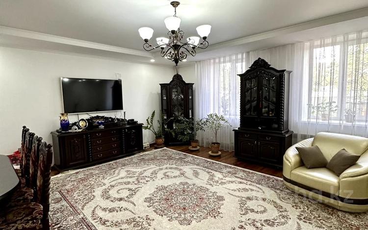 Отдельный дом • 4 комнаты • 177 м² • 4 сот., Габбасова 94 за 73 млн 〒 в Семее — фото 2