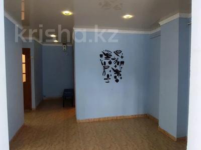 Свободное назначение, офисы, магазины и бутики, общепит, салоны красоты, медцентры и аптеки, образование · 63 м² за 13.5 млн 〒 в Уральске