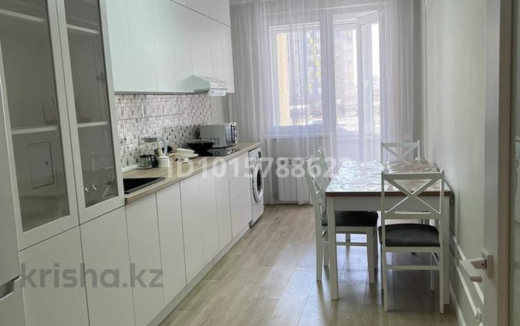 2-комнатная квартира · 82 м² · 2/12 этаж, мкр Нурсат 29/2 за 300 000 ₸ в Шымкенте, Каратауский р-н — фото 2