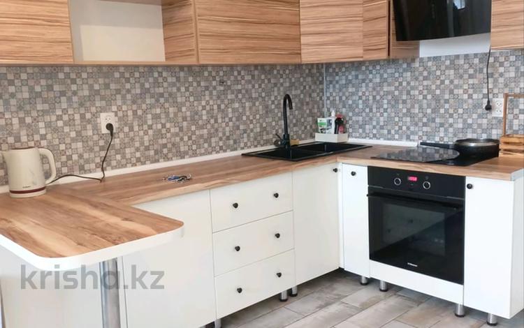 2-бөлмелі пәтер · 45 м² · 6/12 қабат, Ақбұлақ ш/а., 1-я улица 43 — Момышулы, бағасы: 15 000 ₸ в Алматы, Алатауский р-н — фото 3
