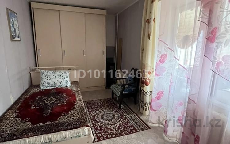 3-бөлмелі пәтер · 52 м² · 3/5 қабат, ул. 50 лет Октября 51, бағасы: 16.5 млн ₸ в Рудном — фото 2