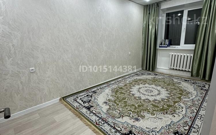 3-комнатная квартира · 63 м² · 1/5 этаж, Жукова 12 за 180 000 ₸ в Уральске — фото 2