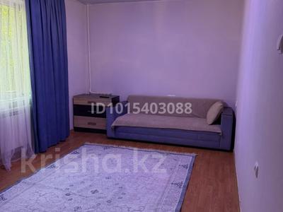1-комнатная квартира · 35 м² · 1/5 этаж, мкр №6 32 за 250 000 ₸ в Алматы, Ауэзовский р-н