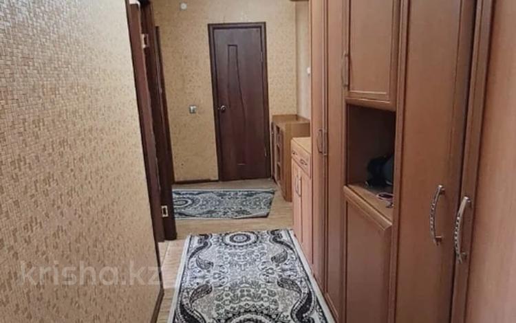 2-бөлмелі пәтер, 51 м², 4/10 қабат, мкр 11 41, бағасы: 13.5 млн 〒 в Актобе, мкр 11 — фото 2