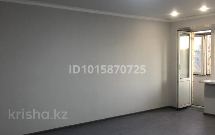 1-комнатная квартира · 31.9 м² · 5/5 этаж, Майкудук, 12й микрорайон 29 за 7 млн ₸ в Караганде, Алихана Бокейханова р-н — фото 2