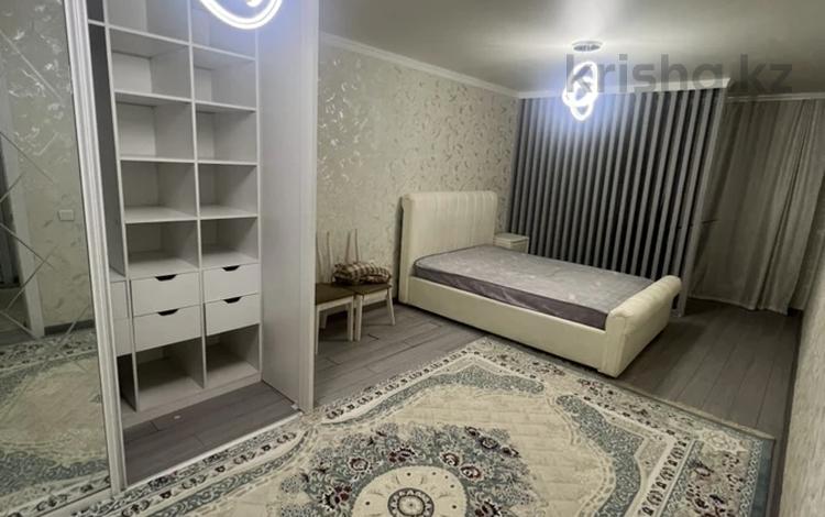 2-бөлмелі пәтер · 60 м² · 4/10 қабат, мкр Аккент 97, бағасы: 17 000 ₸ в Алматы, Алатауский р-н — фото 2