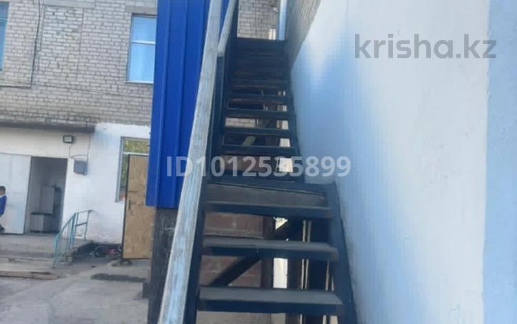 3-бөлмелі пәтер · 70 м² · 2/2 қабат, Алтынсарина 33а, бағасы: 13 млн ₸ в  — фото 2