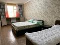 3-комнатная квартира, 100 м², 4/5 этаж посуточно, Мкр Арай-2 за 16 000 〒 в Таразе — фото 2