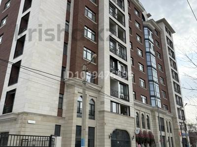 2-комнатная квартира · 95 м² · 9/10 этаж, Шарипова 28 за 36.5 млн 〒 в Атырау, мкр Жилгородок