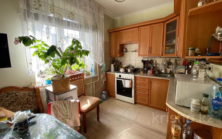 3-бөлмелі пәтер · 73.3 м² · 3/5 қабат, №11 ш/а. — Жандосова, бағасы: 56.5 млн ₸ в Алматы, Ауэзовский р-н — фото 6