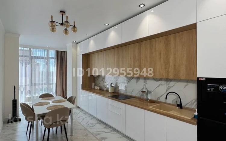3-бөлмелі пәтер · 110 м² · 7/8 қабат, Сатыбалды Дауымова 69/5 — Парк Кирова, бағасы: 69.9 млн ₸ в Уральске — фото 2