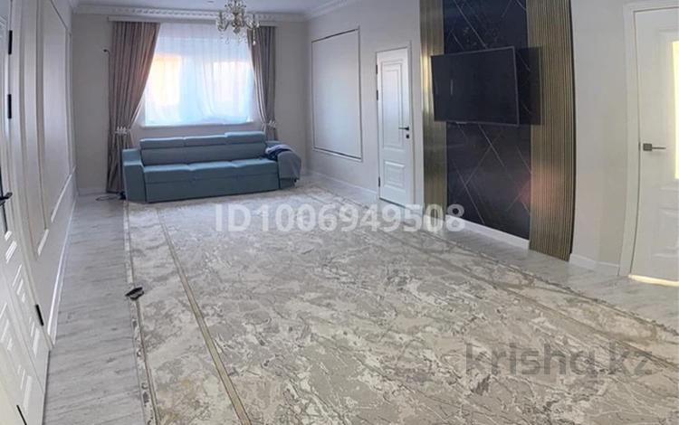 Отдельный дом · 4 комнаты · 224 м² · 10 сот., мкр Сарыкамыс-2, 7 24 за 500 000 〒 в Атырау — фото 2