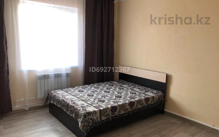 1-бөлмелі пәтер · 32 м² · 2/2 қабат, Республики 1а/2, бағасы: 100 000 ₸ в Караганде, Казыбек би р-н — фото 2