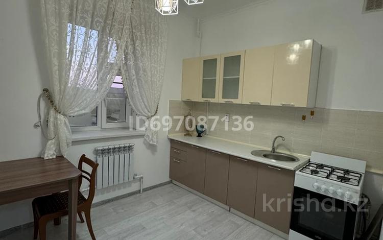 2-комнатная квартира · 65 м² · 1/5 этаж, Тауелсиздик 35 за 150 000 ₸ в  — фото 2