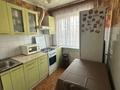 3-бөлмелі пәтер · 65 м² · 3/5 қабат, Пришахтинск, 23й микрорайон 37, бағасы: 15 млн ₸ в Караганде, Алихана Бокейханова р-н
