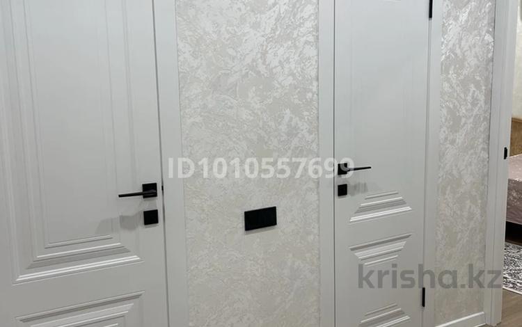 3-бөлмелі пәтер · 70 м² · 4/5 қабат, мкр 8, Братьев Жубановых, бағасы: 26 млн ₸ в Актобе — фото 2