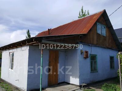 Жеке үй · 5 бөлме · 80 м² · 6 сот., Центральная ул. 54, бағасы: 10 млн ₸ в Талдыкоргане, военный городок Улан