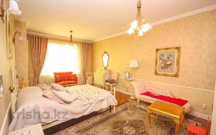 4-бөлмелі пәтер, 140 м², 3/13 қабат, Ходжанова 92 — мкр Аксай-4, бағасы: 95 млн 〒 в Алматы, Бостандыкский р-н — фото 2