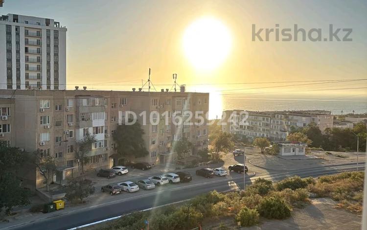 2-комнатная квартира · 58 м² · 5/5 этаж, 14-й мкр, 14-ш/а. 7 за 100 000 ₸ в Актау — фото 2