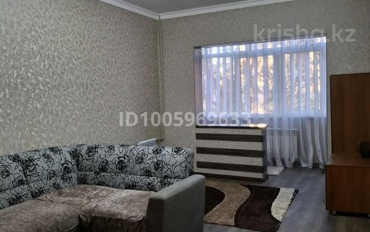 2-бөлмелі пәтер · 60 м² · 3/5 қабат, Север ш/а — За 46 школой, бағасы: 200 000 ₸ в Шымкенте, Аль-Фарабийский р-н — фото 2