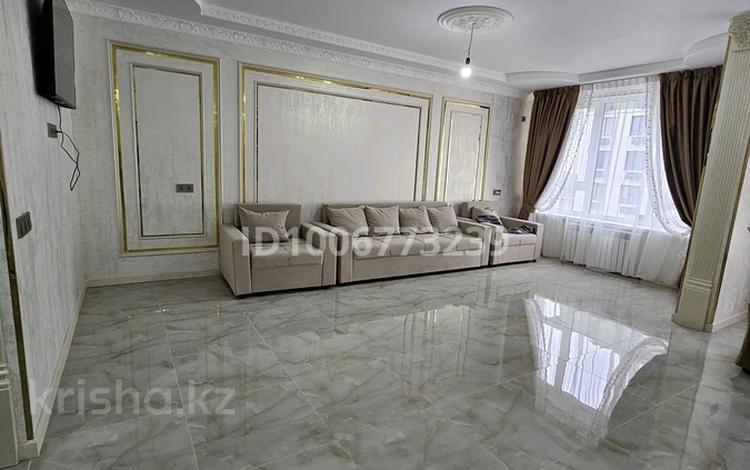 3-комнатная квартира · 90.1 м² · 3/7 этаж, Райымбек батыр 169Б за 400 000 〒 в  — фото 2