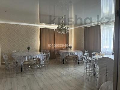 Дом · 9 комнат · 360 м², Темирбекова — 3 школа за 150 000 ₸ в Кокшетау