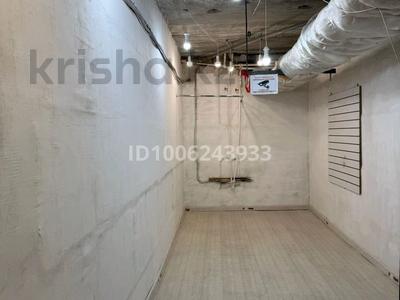 Офисы, магазины и бутики, склады · 16 м² за 2.5 млн 〒 в Актобе, мкр. Алтын орда