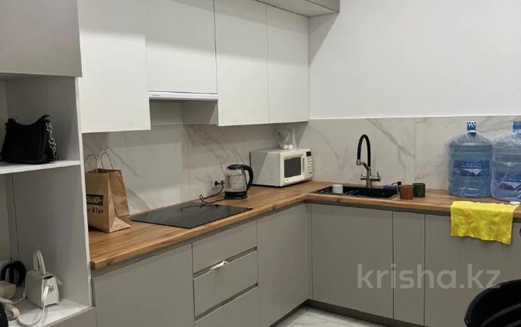 3-комнатная квартира, 90 м², 7/12 этаж помесячно, Айтиева 154/1