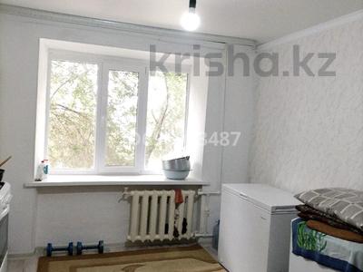 2-комнатная квартира, 25.3 м², 2/5 этаж, мкр Шанхай 6б — Сзади данекера за 7 млн 〒 в Актобе, мкр Шанхай