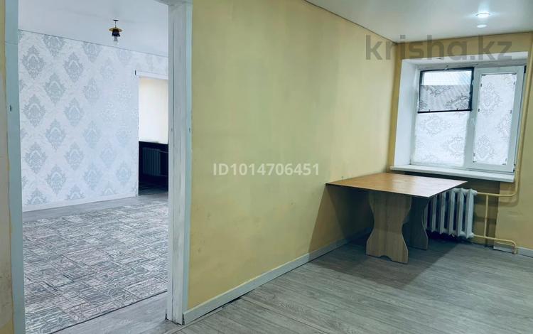 3-комнатная квартира · 60 м² · 4/5 этаж, Нефтянников 23 за 130 000 ₸ в Актобе, мкр Гормолзавод — фото 2