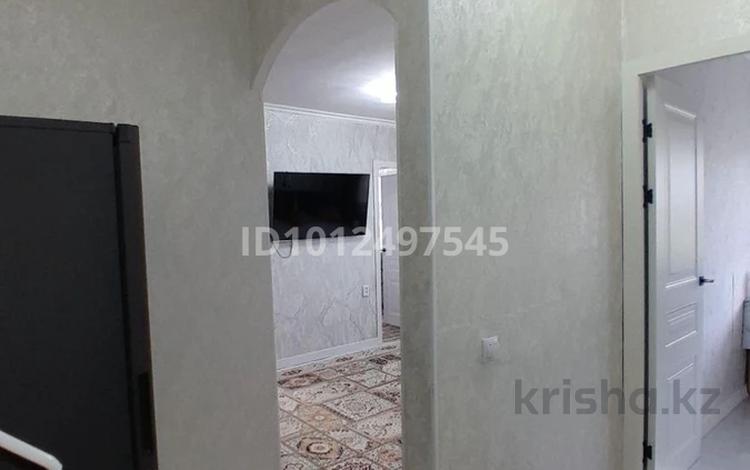 3-бөлмелі пәтер · 48 м² · 4/5 қабат, мкр 5, Есет батыр 77, бағасы: 15 млн ₸ в Актобе — фото 2