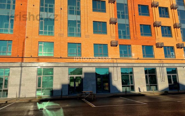 Свободное назначение, офисы, магазины и бутики, общепит, салоны красоты, медцентры и аптеки, образование, развлечения, кабинеты и рабочие места, студии · 100 м² за 600 000 〒 в Костанае — фото 3