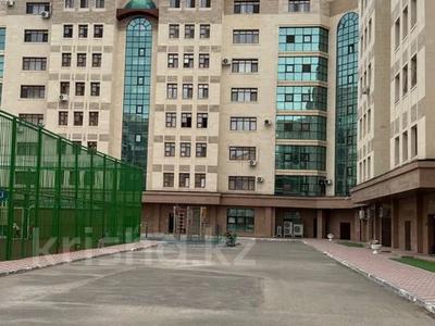 4-бөлмелі пәтер · 166 м² · 5/8 қабат, Мангилик ел 27, бағасы: ~ 130 млн ₸ в Астане, Есильский р-н