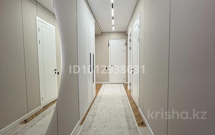3-комнатная квартира · 110 м² · 4/12 этаж, 14-й мкр 84 за 70 млн ₸ в Актау — фото 2