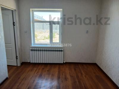 Часть дома · 3 комнаты · 60 м² · 15 сот., 30 жылдық Ынтымақ аулы Жамбыл Жабаев 60 — Аэропорт жылына жақын за 15 млн 〒 в Туркестане