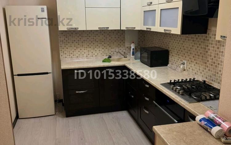 2-комнатная квартира · 50 м² · 4/5 этаж, 6-й мкр 35 за 200 000 ₸ в Актау — фото 2