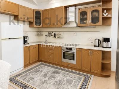 3-комнатная квартира · 150 м² · 4/22 этаж, Достык 162 — Тц Достык плаза за 40 000 ₸ в Алматы, Медеуский р-н