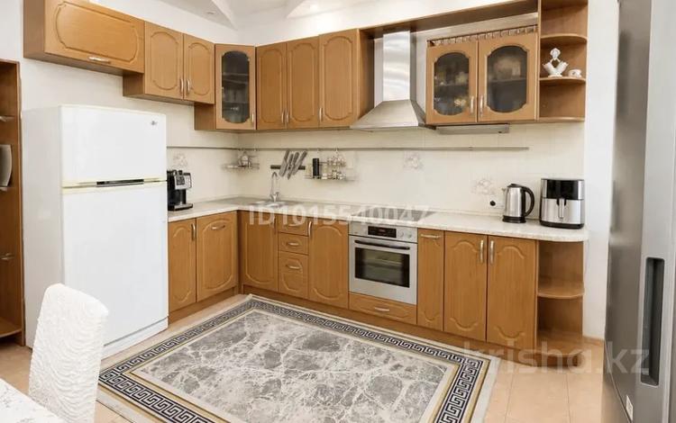 3-бөлмелі пәтер · 150 м² · 4/22 қабат, Достык 162 — Тц Достык плаза, бағасы: 40 000 ₸ в Алматы, Медеуский р-н — фото 2