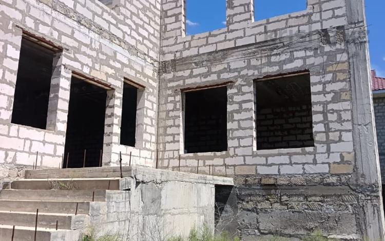Отдельный дом · 5 комнат · 750 м² · 9.6 сот., мкр Атырау 62 за 50 млн ₸ — фото 4